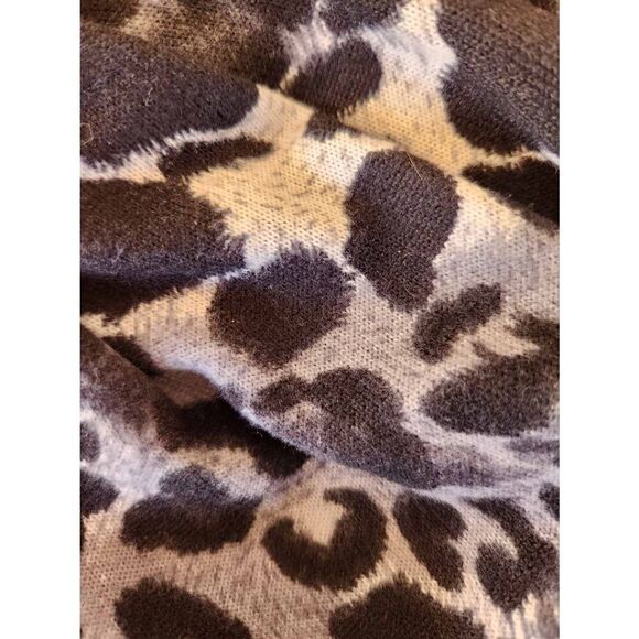 Cheetah infinity scarf women's pullover black grey big cat pattern - Picture 2 of 4